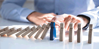 В СЕТИ: Кадровая катастрофа